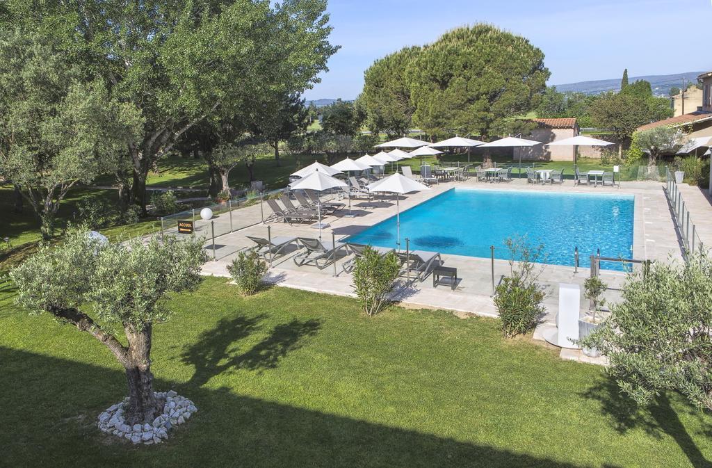 Le Domaine Des Oliviers Hotell Pierrelatte Exteriör bild