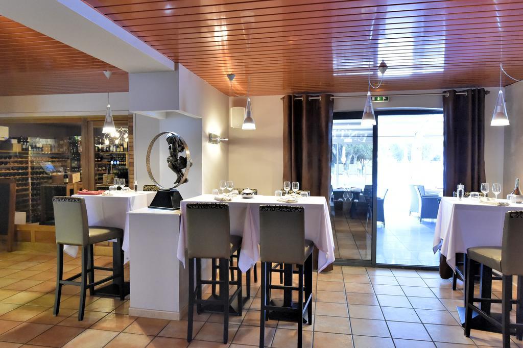 Le Domaine Des Oliviers Hotell Pierrelatte Exteriör bild