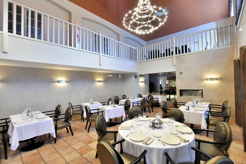 Le Domaine Des Oliviers Hotell Pierrelatte Exteriör bild