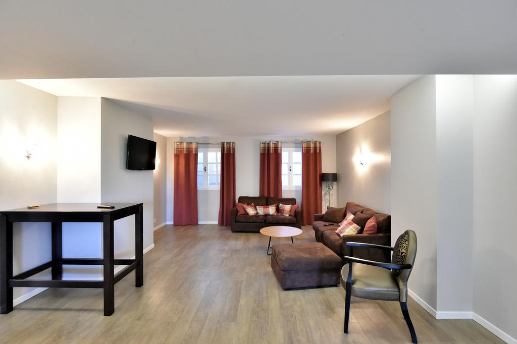 Le Domaine Des Oliviers Hotell Pierrelatte Exteriör bild