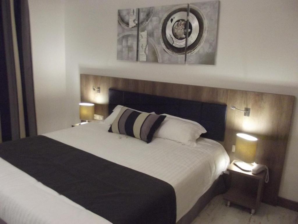 Le Domaine Des Oliviers Hotell Pierrelatte Rum bild
