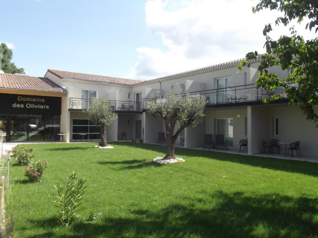 Le Domaine Des Oliviers Hotell Pierrelatte Exteriör bild