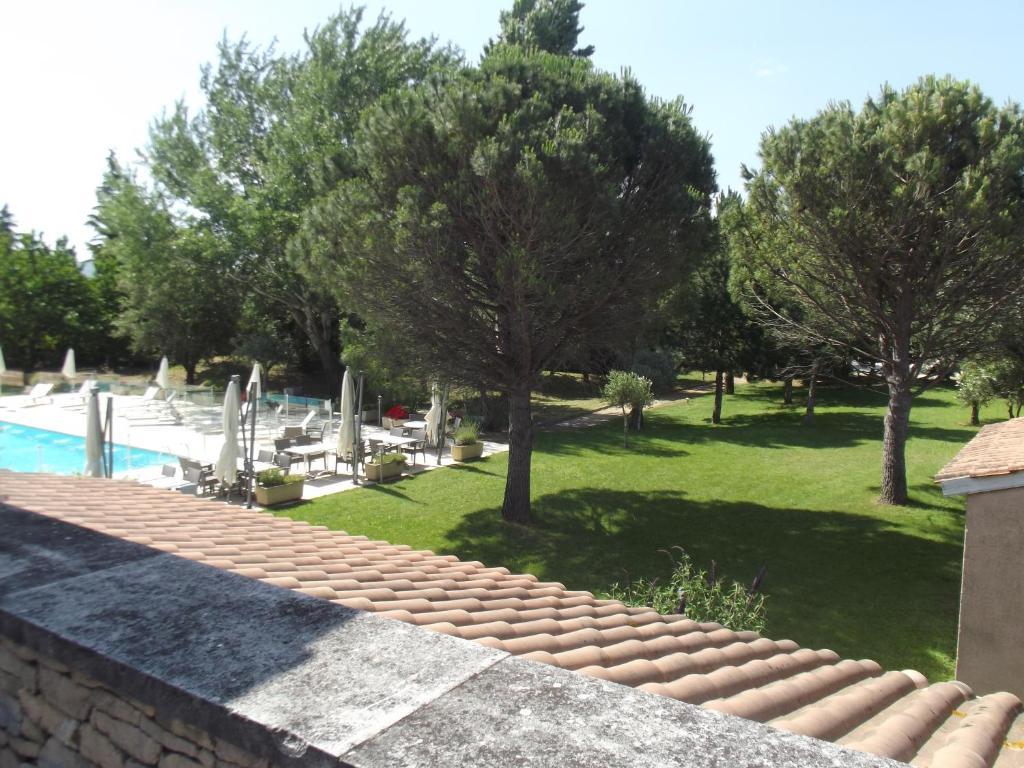 Le Domaine Des Oliviers Hotell Pierrelatte Exteriör bild