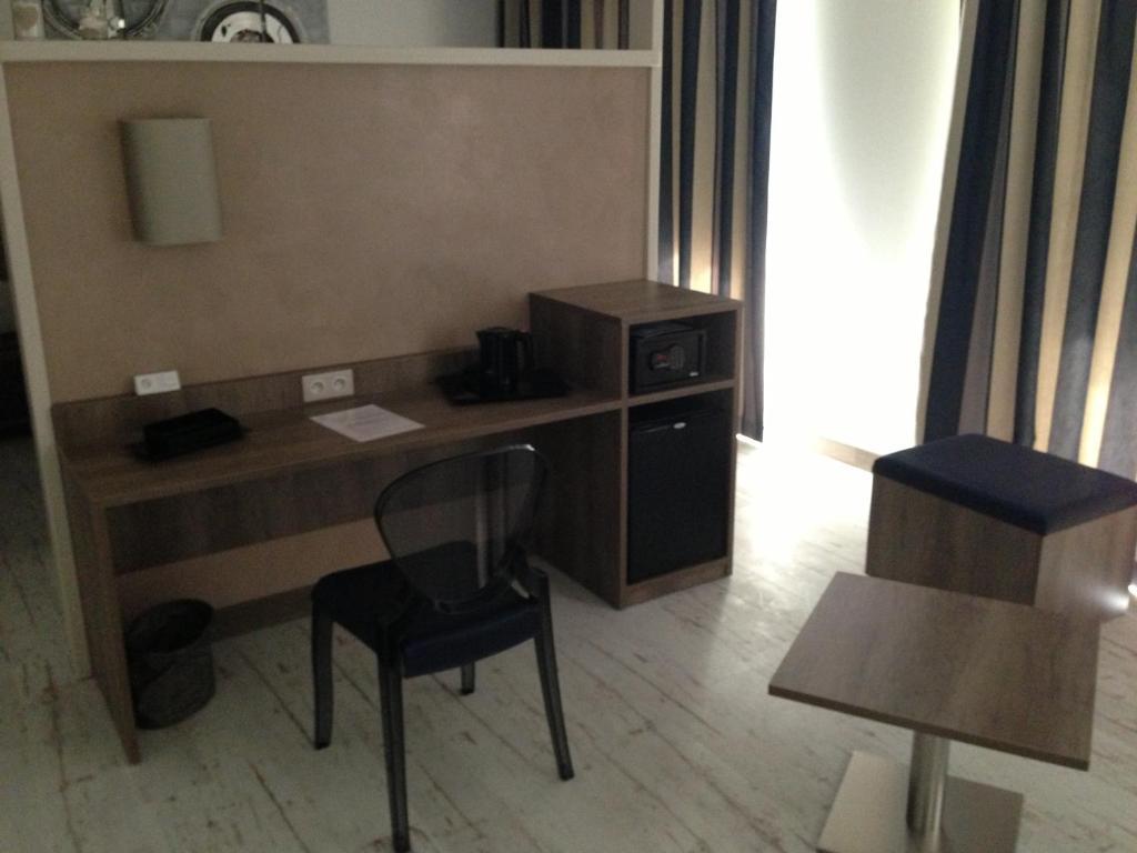 Le Domaine Des Oliviers Hotell Pierrelatte Rum bild