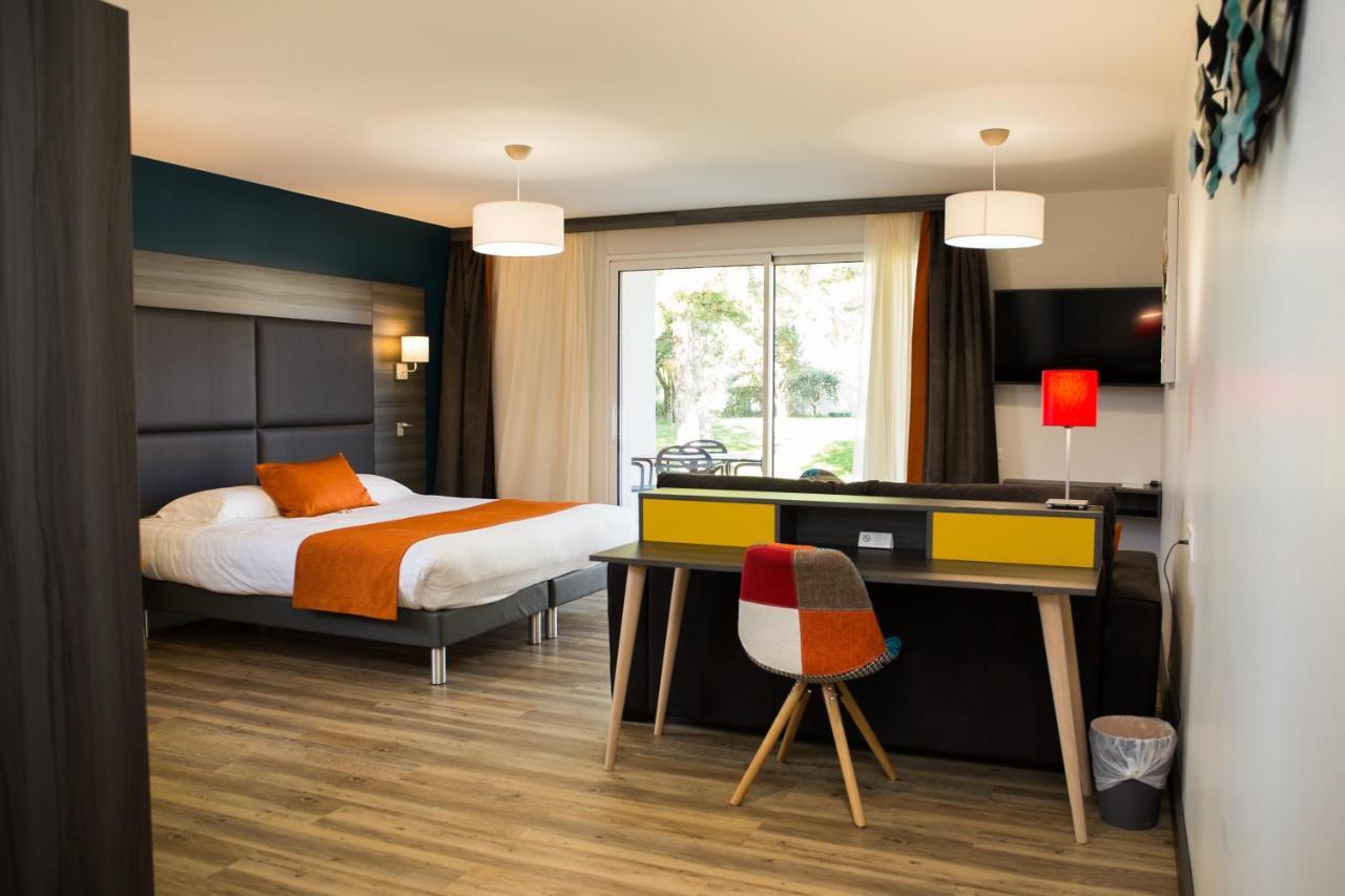 Le Domaine Des Oliviers Hotell Pierrelatte Exteriör bild