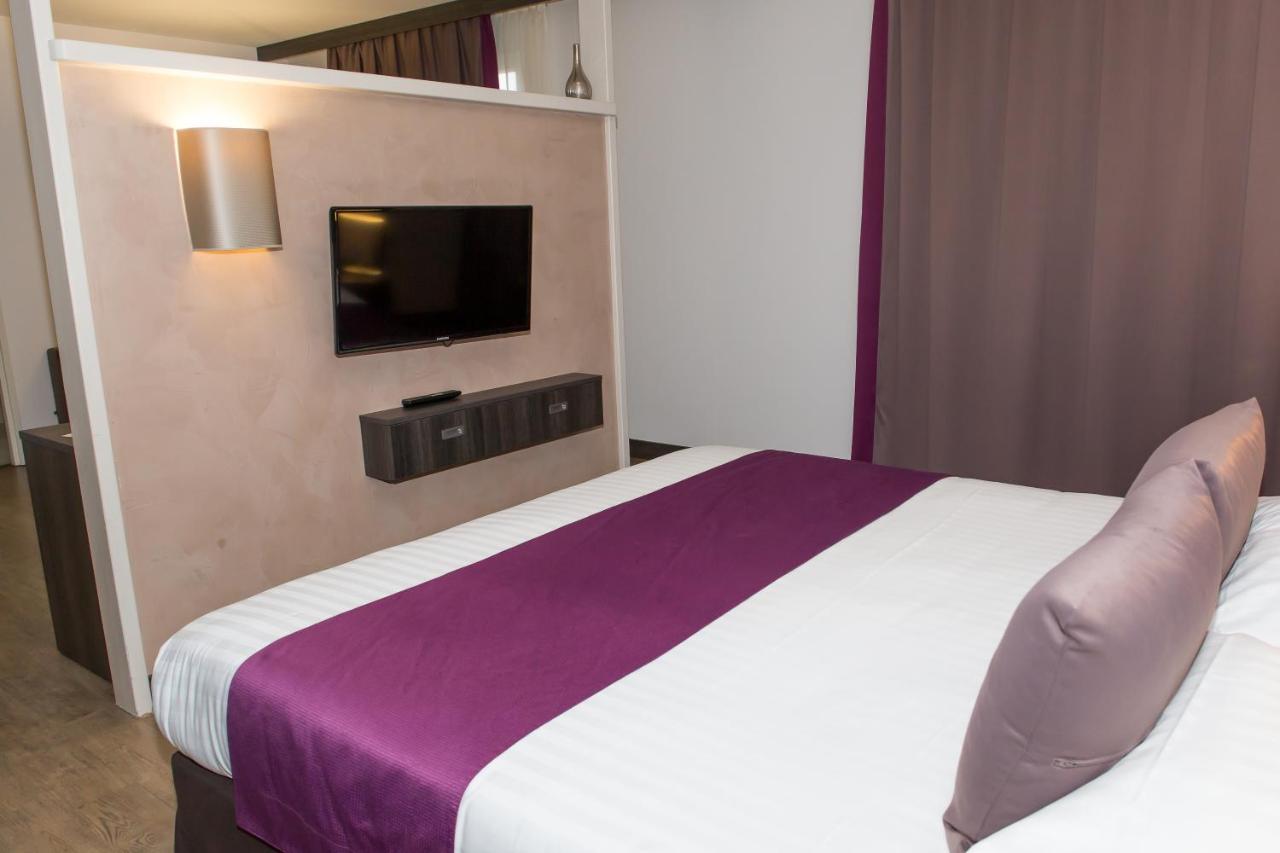 Le Domaine Des Oliviers Hotell Pierrelatte Exteriör bild